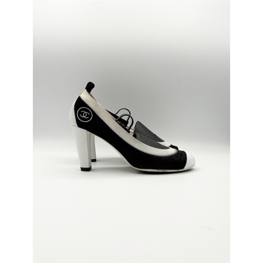 Chanel Black Suede And White Leather CC Logo Scrunch Block Heels Size EU 38